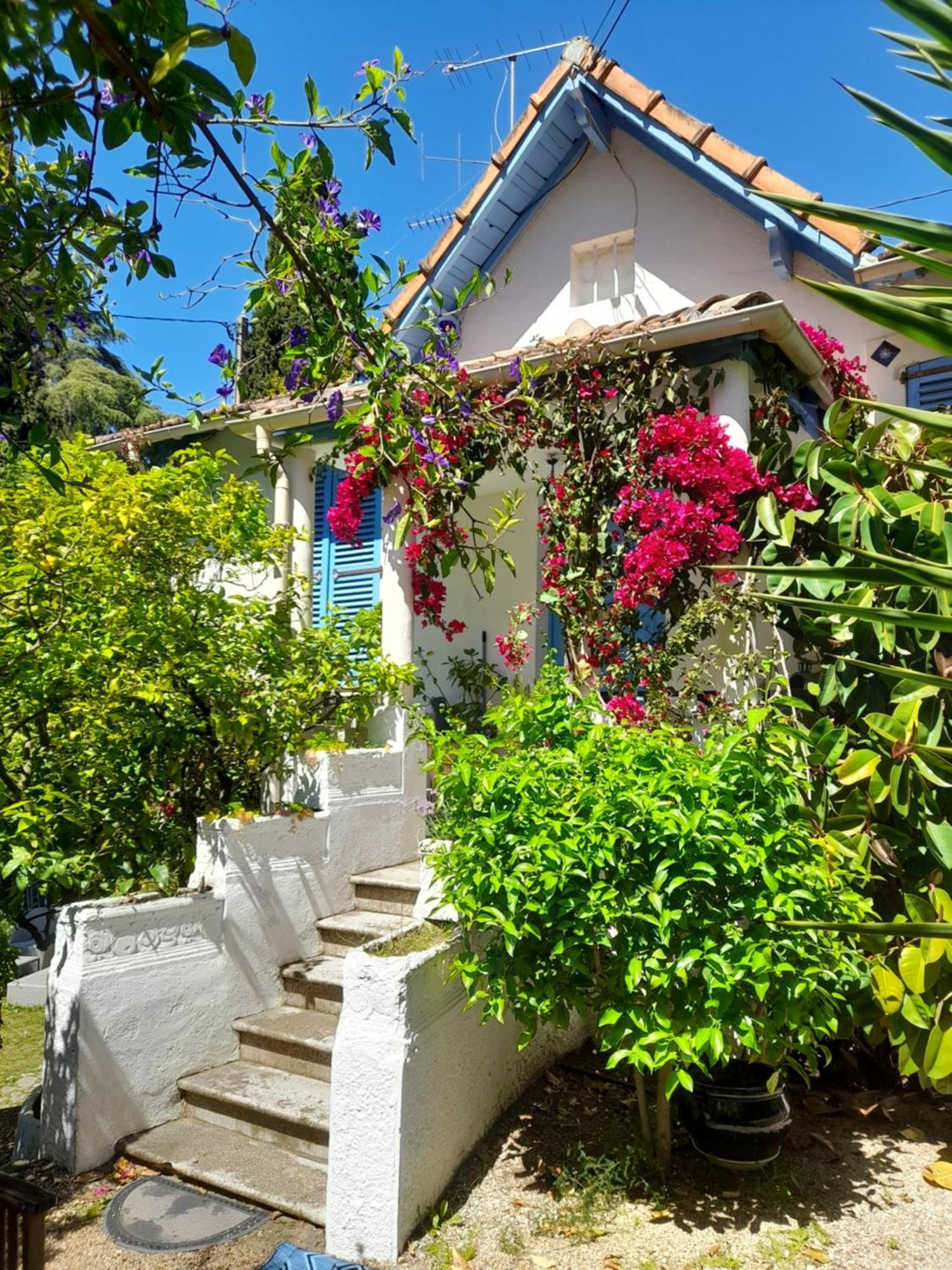 Au Fil De L 'eau *
